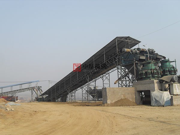 遼寧建昌鐵礦圓錐破碎機生產現(xiàn)場